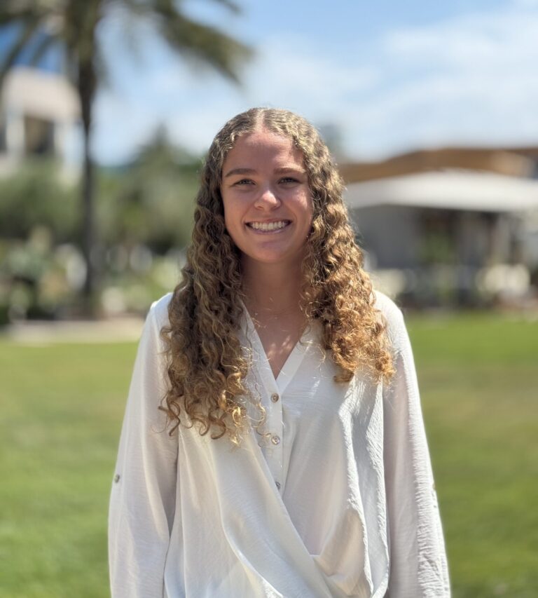Headshot of Lucy Granger
